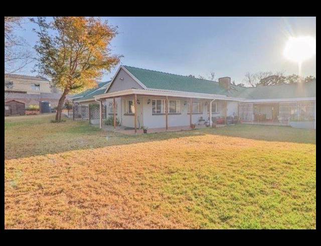 7 BEDROOM HOUSE FOR SALE IN BRYANSTON